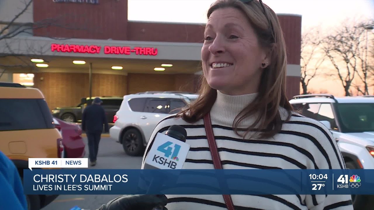 Residents and city workers in Lee's Summit prepare for cold and snowy weather