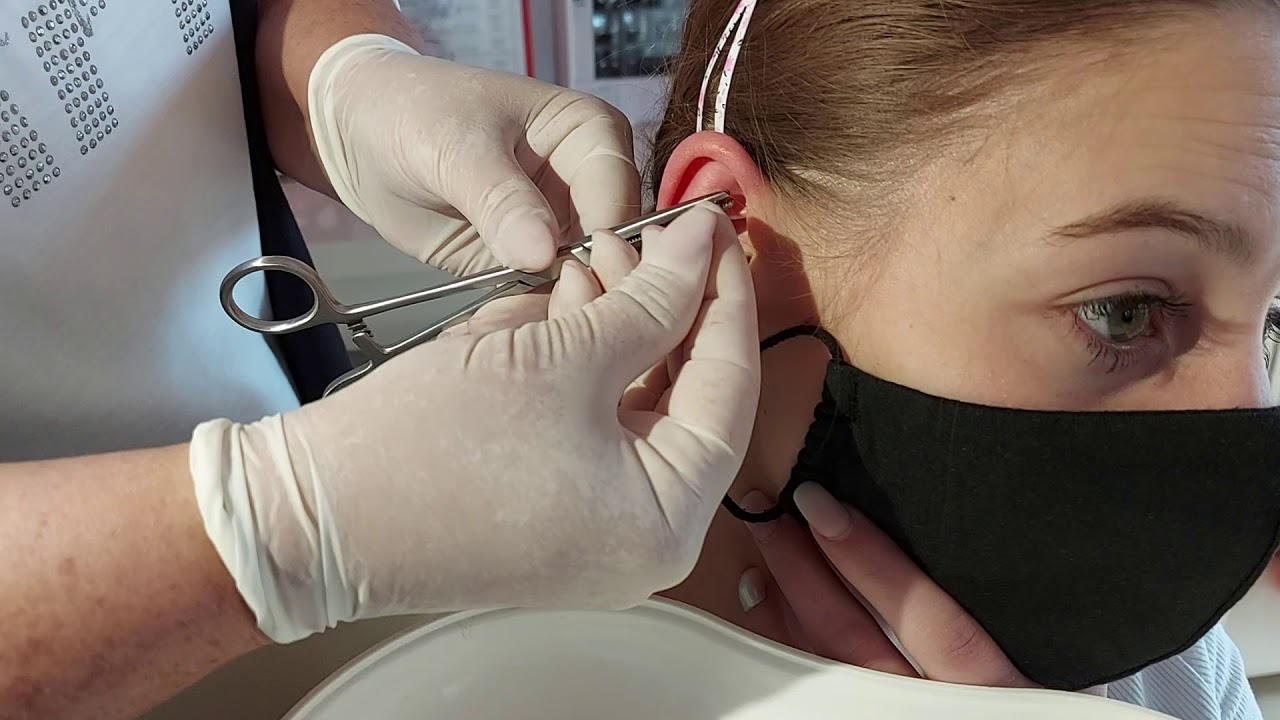 Piercing sz&uacute;r&aacute;s  RH szalon Tatab&aacute;nya