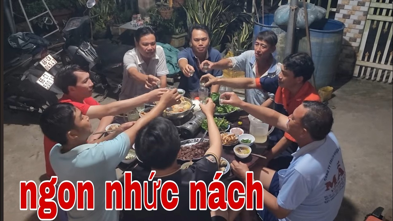 Tết Nhất Mấy Anh Em Ra Ruộng Đi Soi Cua Nấu Món Bún Riêu Cua Đồng # SĂN BẮT ĐỒNG THÁP #