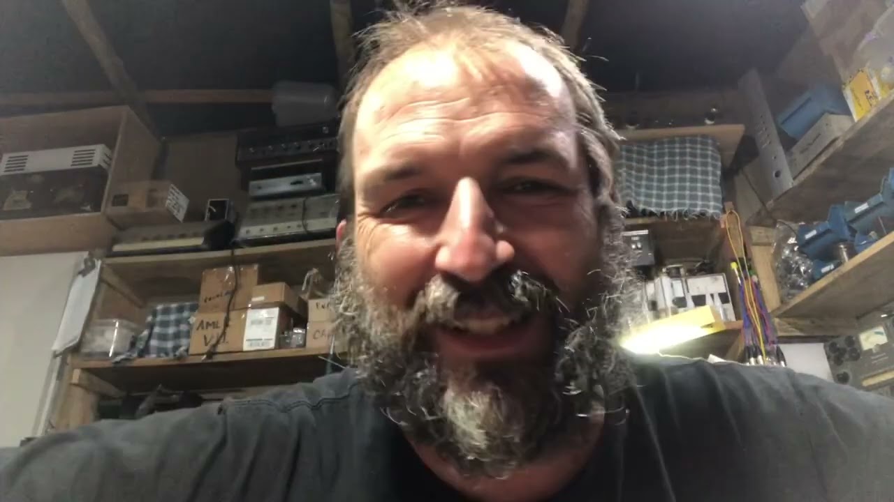 MUSICO É TUDO VAGABUNDO! Caso contrario não é músico