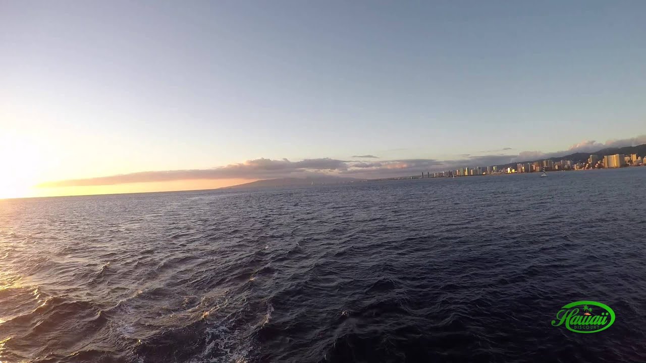 Hawaii Dinner Cruises - Navatek Royal Dinner Cruise