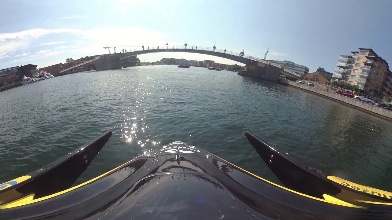 Bli med gjennom Tønsberg havn i 190 kilometer i timen