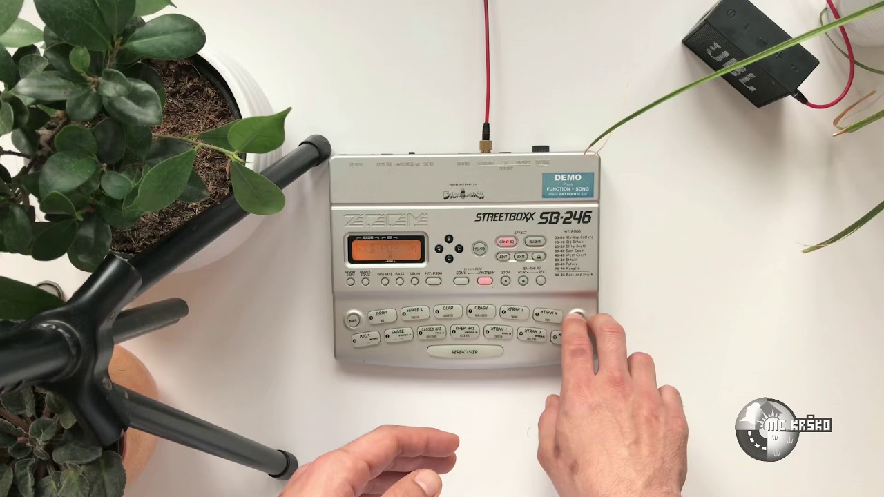 Review : ZOOM STREETBOX SB246 / Bayro
