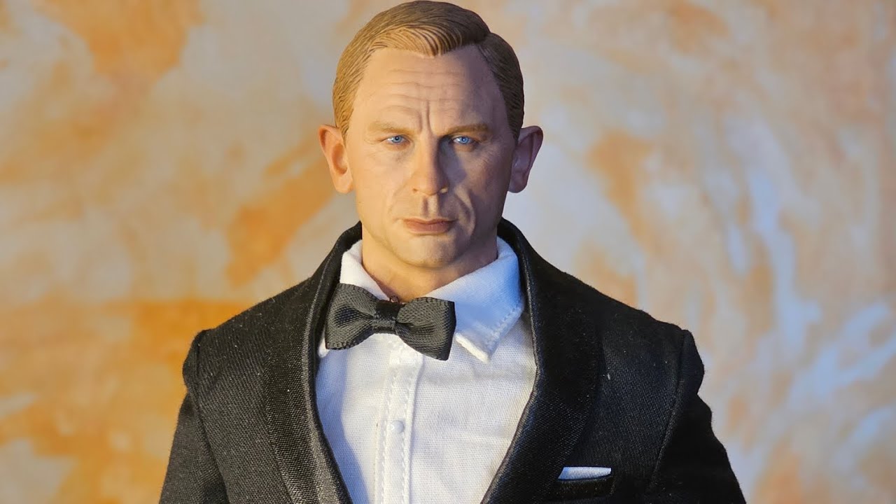 007 James Bond part 3 Daniel Craig Eleven & Kai onesixth scale. Contiene SPOILER No time to Die