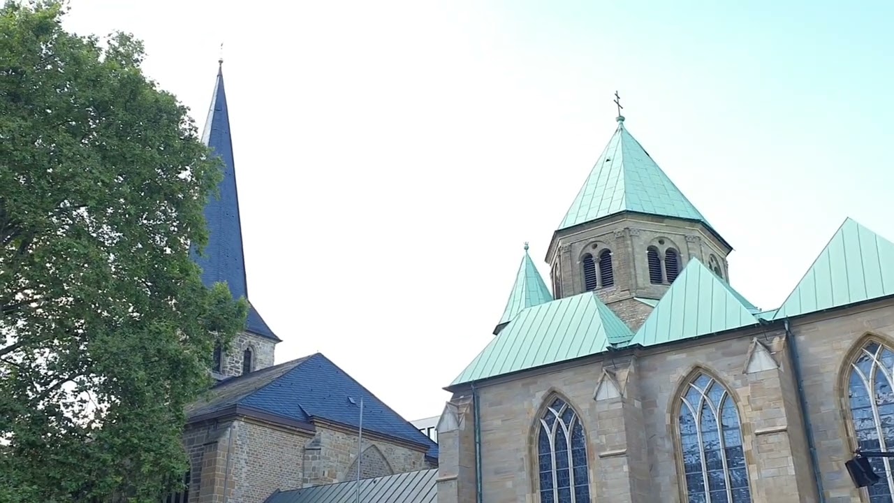Essen (E) Altstadt kath. Dom und  Münsterkirche St. Cosmas und Damian : Vollgeläut