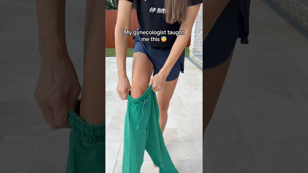 Beach hack how to change! #beach #hack #lifehack #momhacks #momlife #ideas #gynecologist