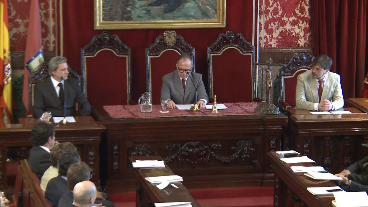 El Ayuntamiento de Madrid revive la investidura de Tierno Galv&aacute;n