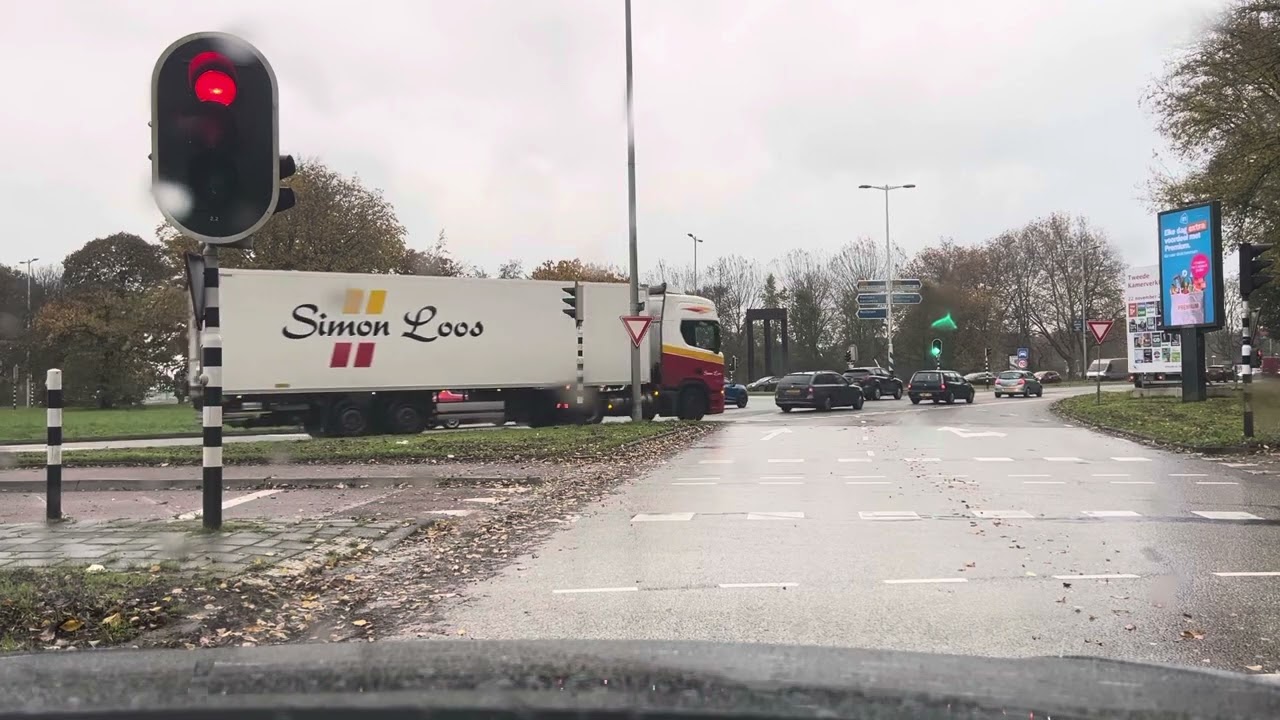 Rotonde driekwart links Gandhiplein vanaf CBR naast de Zuilense ring
