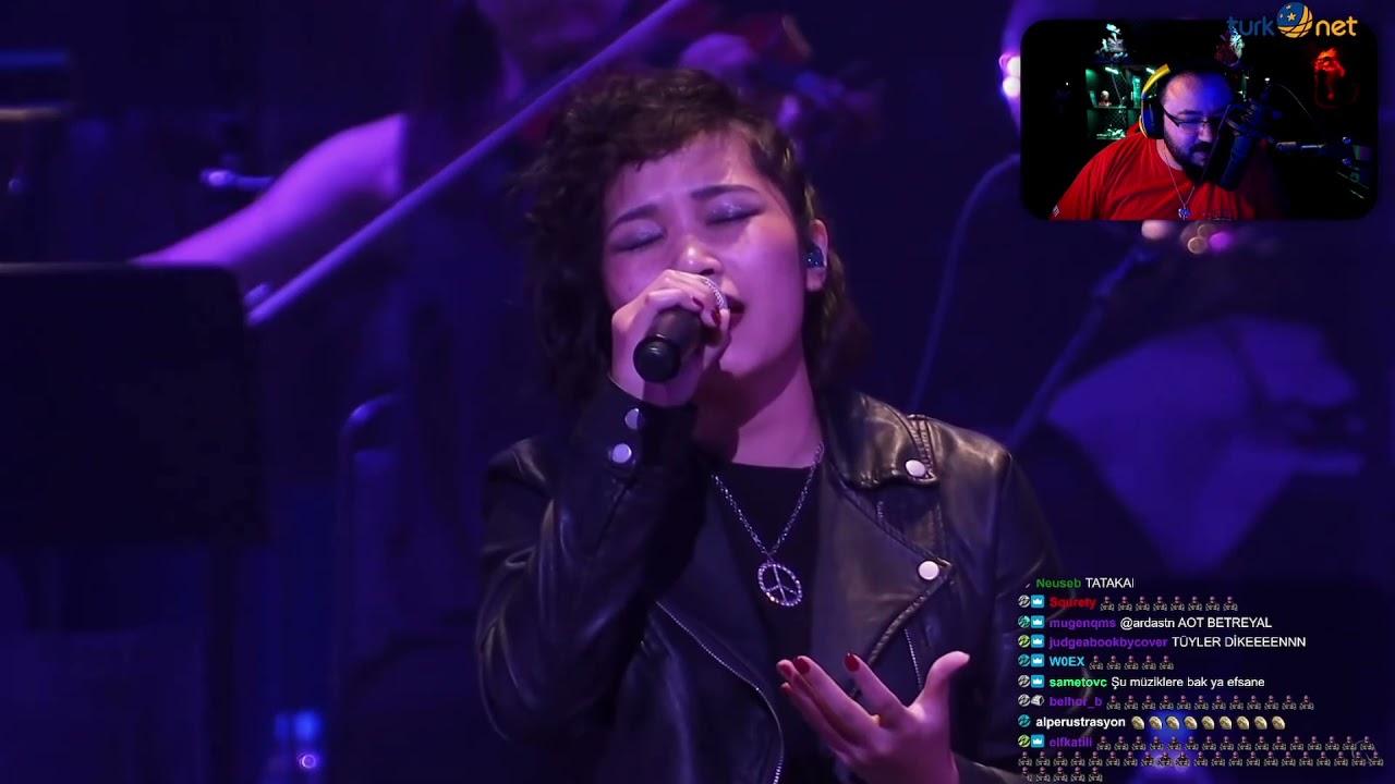 Jahrein AOT Müziğini dinliyor (EFSANE)