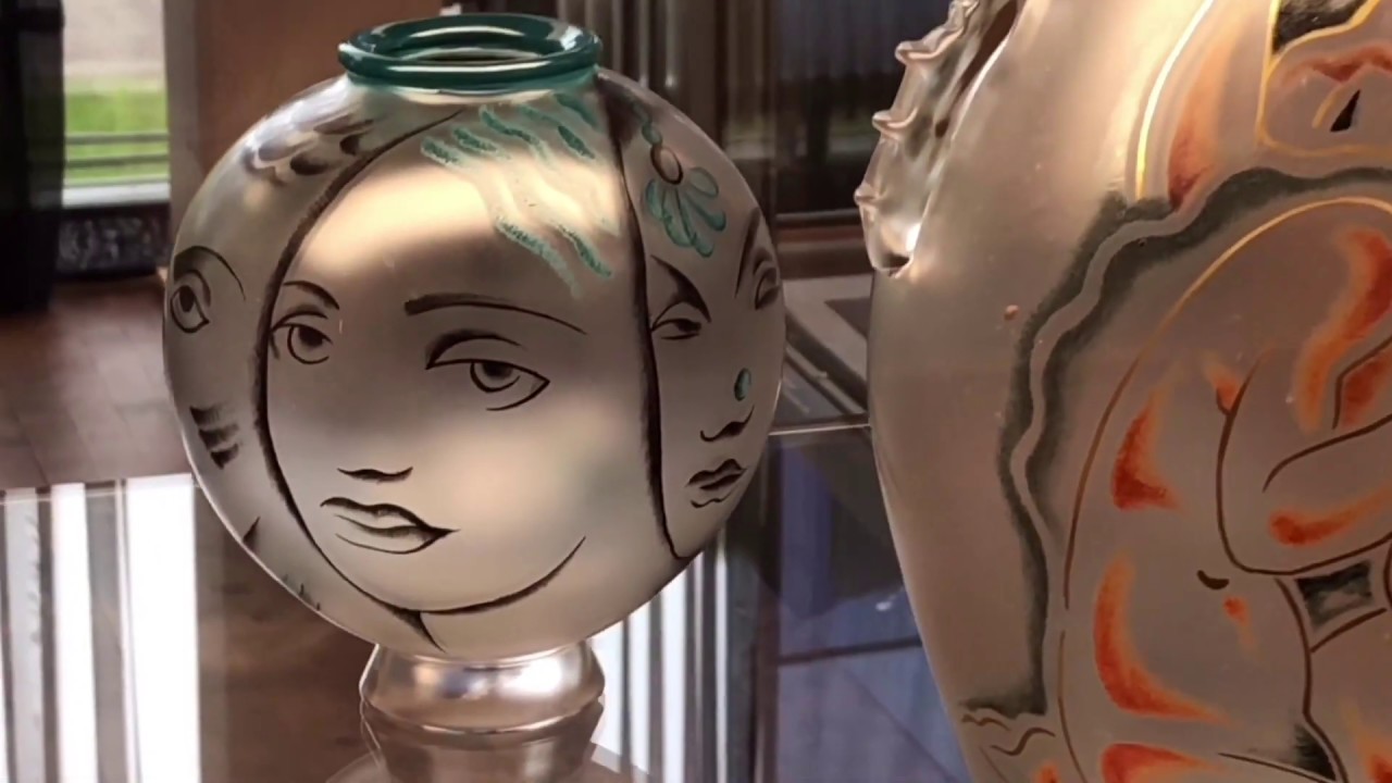 Let's take a look at some Swedish glass design by Orrefors