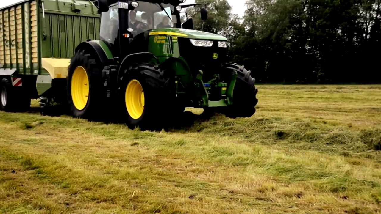 John Deere 7230 R bei der Gras Silage [SOUND]
