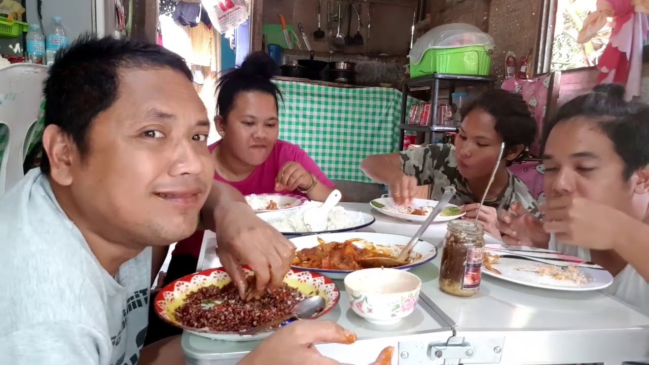 RED RICE AT NAGLUTO AKO NG KALDERETANG KAMBING ANG SHEREEPP KAIN TAYO MGA VUKID SQUAD