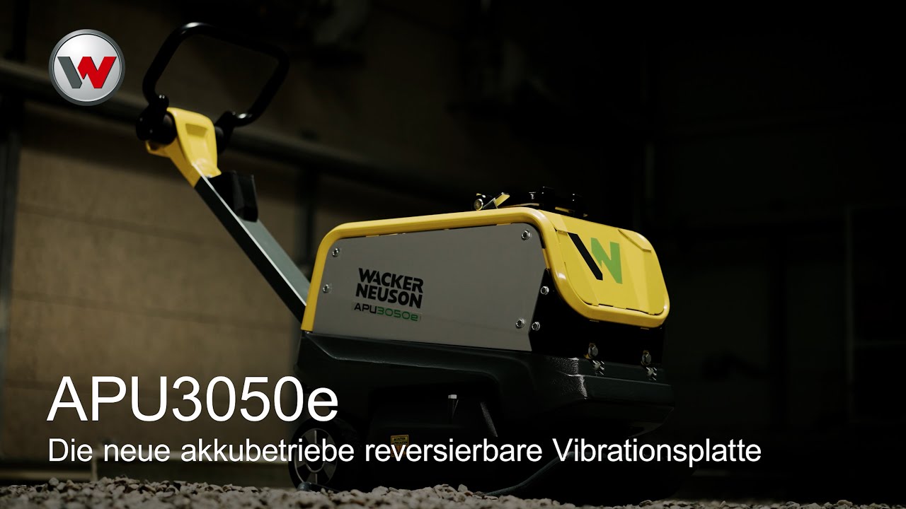 Wacker Neuson pr&auml;sentiert: Die neue akkubetriebe reversierbare Vibrationsplatte APU3050e