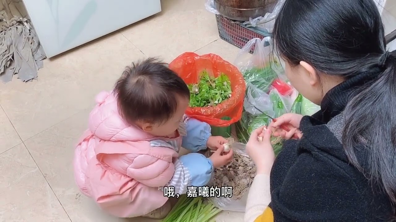小娜过生日被嘉曦爸爸嫌弃，王大川：我是不是犯错了  @曦爸霸#老公下厨