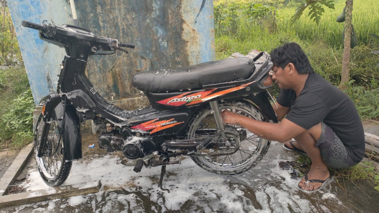 HONDA ASTREA GRAND BANYAK DI BURU KOLEKTOR MOTOR DI INDONESIA 