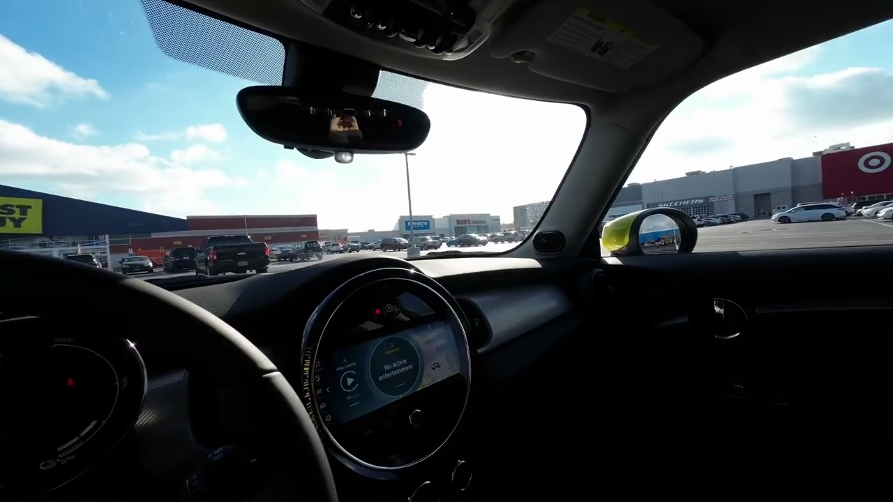 First Look - New 2023 Mini Cooper SE Hardtop 2 Door Electric in Nanuq White Metallic