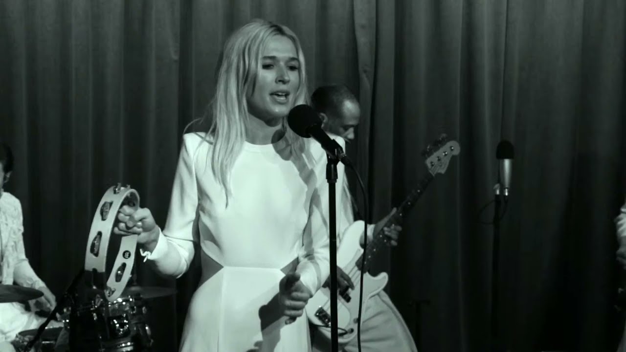 Natalie Bergman live at Paste Studio on the Road: LA