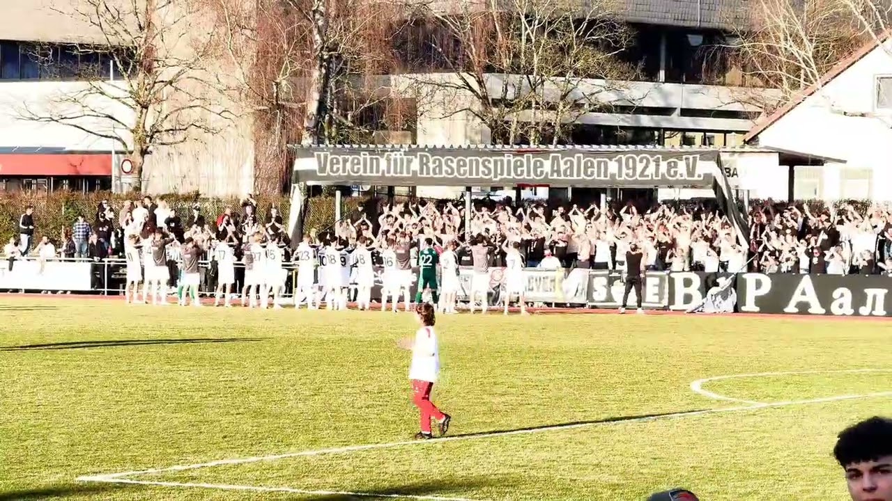 Siegesfeier VfR Aalen nach dem Ostalbderby beim 1.FC Normannia Gmünd am 07.03.2026