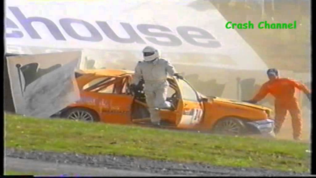 Uk Ford Credit Fiesta Crash 2001