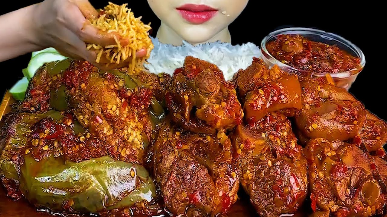 SPICY PORK LEG AND THAI EGGPLANTS CURRY & WHITE RICE  * MUKBANG SOUNDS *