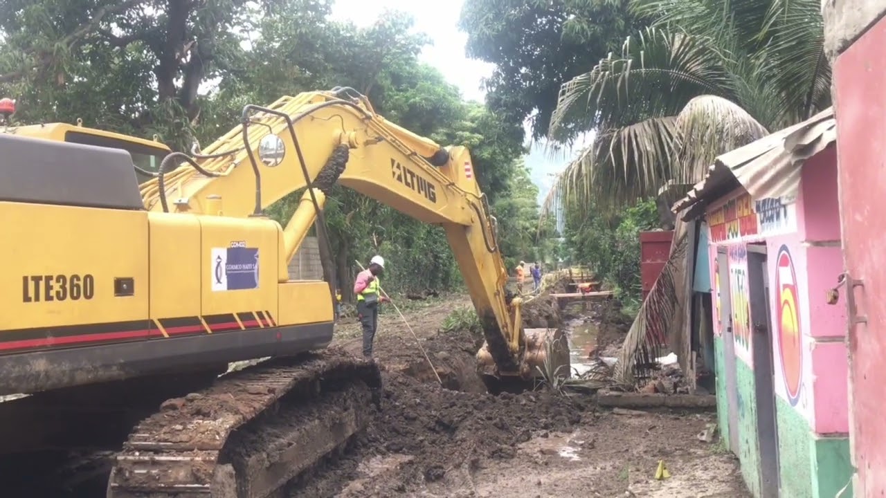Construction route en Ha&iuml;ti 🇭🇹/ Sak koz yo paka fini?