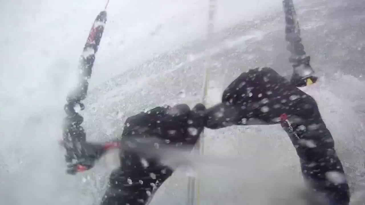 FIRST KITELOOPS (and very painful crashes)
