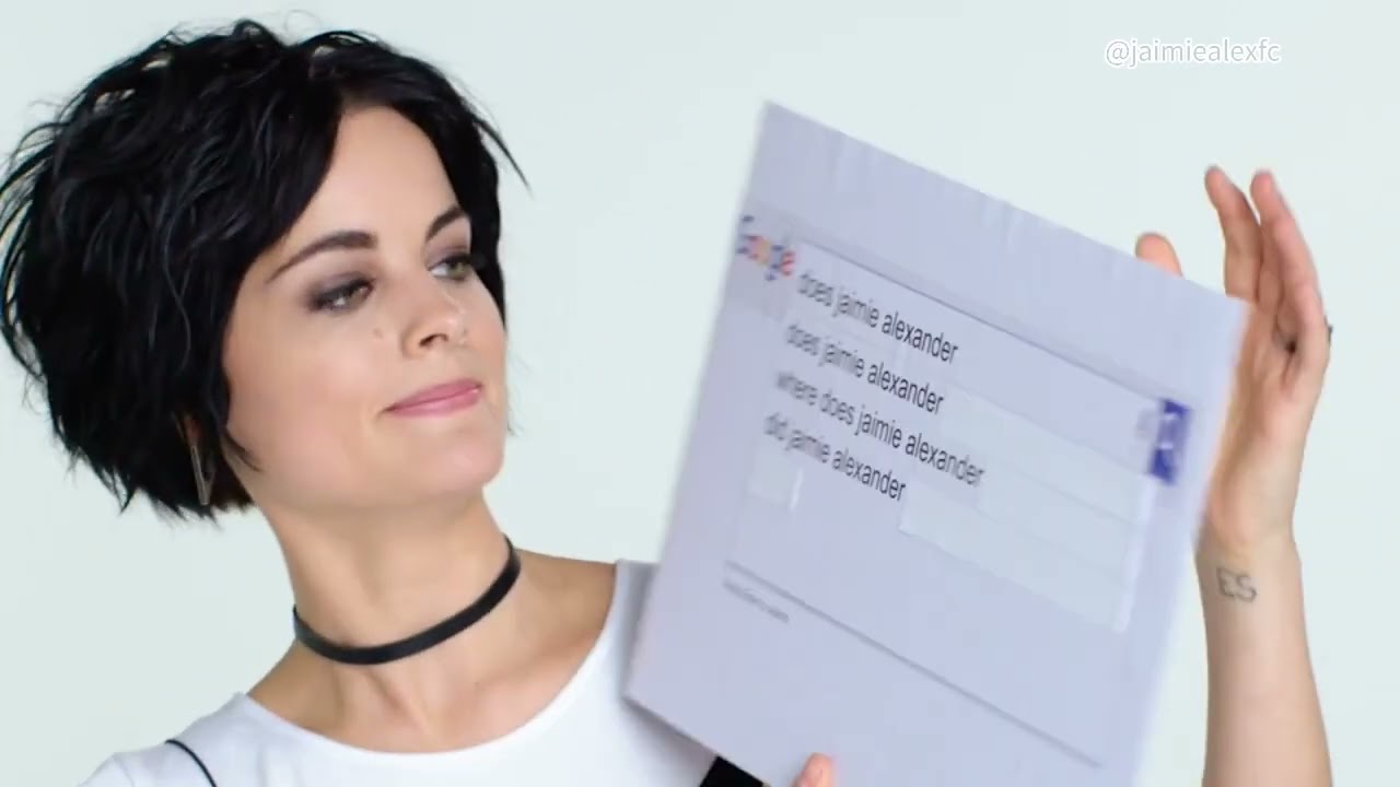 Jaimie Alexander responde as perguntas que fazem sobre ela na internet [Legendado]