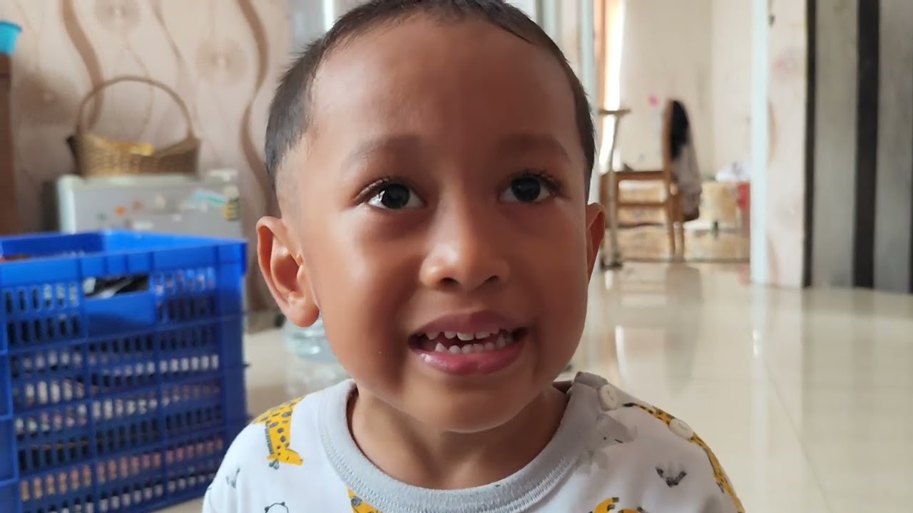 Menangis dan lucunya bayi adalah senjata bayi secara ilmu selfish gen