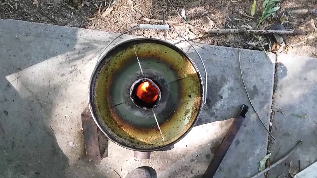 18 + hour burn  with a sawdust, waste oil rocket stove, DIY  how to.