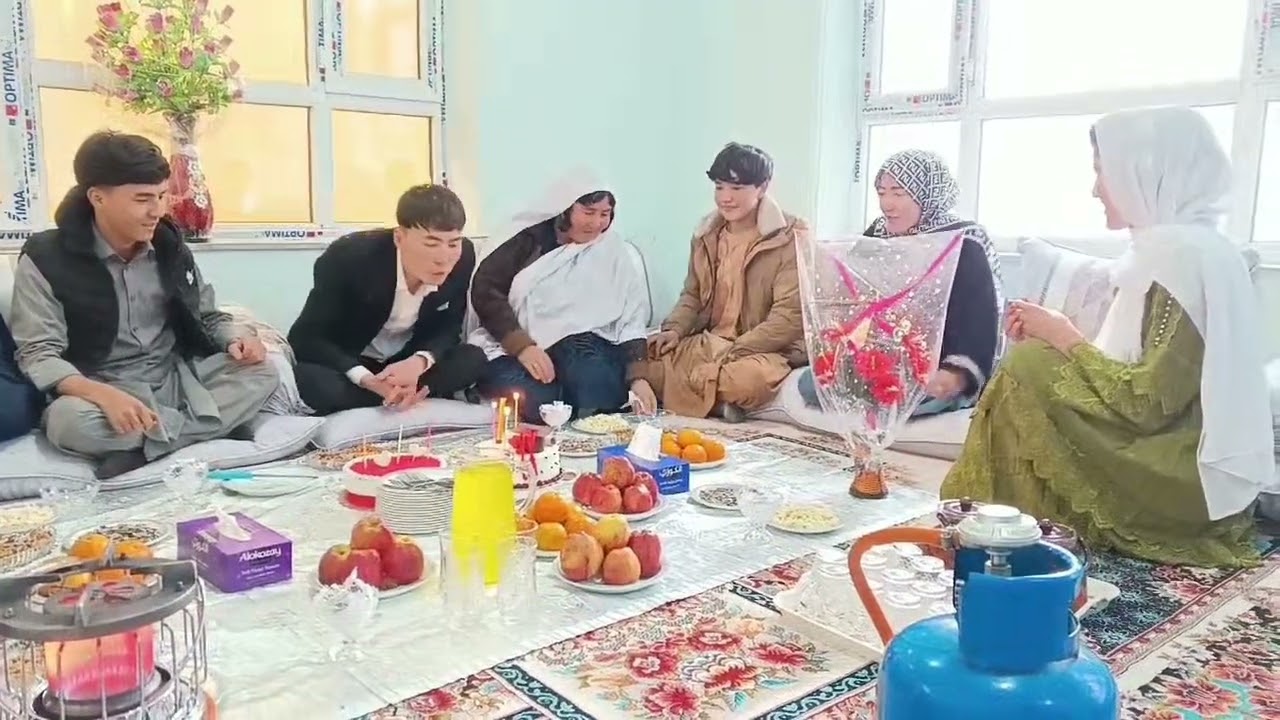 لحظه کوتاه از جشن فراغت انجنیر رحیم جان برادرم ❤️🎉😍 و خوشی خانواده ما! 