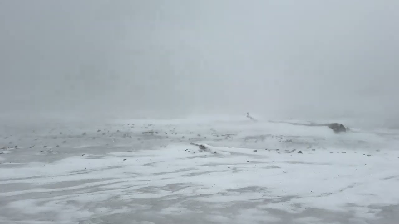 LAKE EFFECT SNOW BAND SLAMS BUFFALO-RAW VIDEO