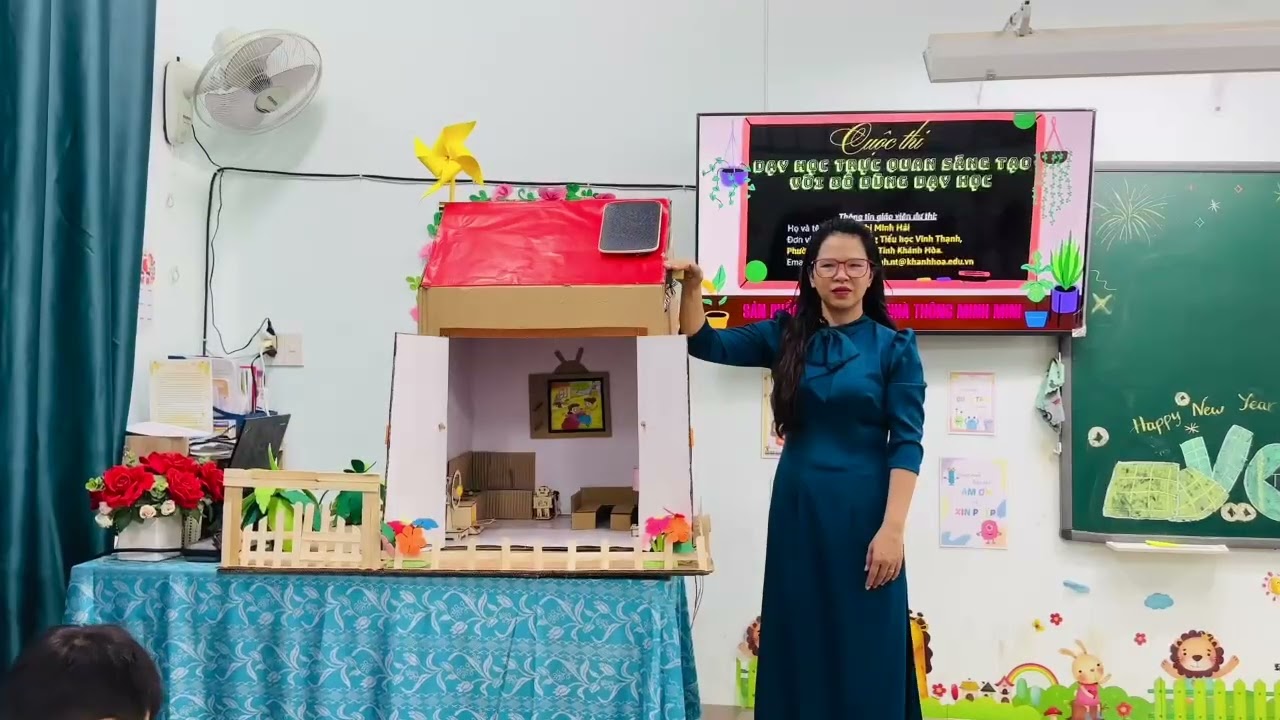 Cuộc thi dạy học trực quan sáng tạo với đồ dùng dạy học