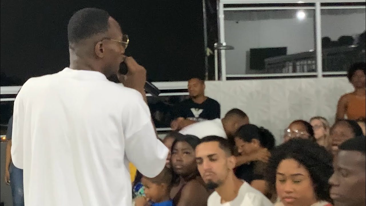 ELE CARREGA A PRESENÇA 😭 TODOS SE EMOCIONARAM QUANDO ELE COMEÇOU A CANTAR😭🔥😭- Cristiano Douglas
