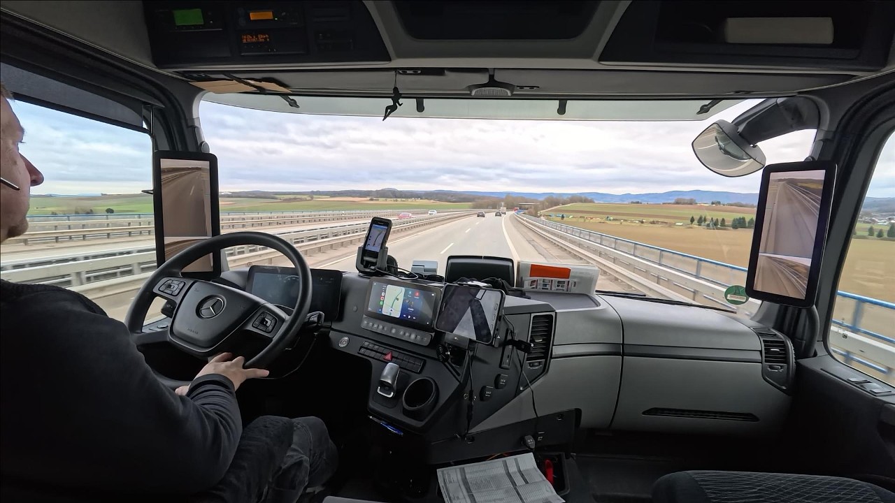 Mercedes Truck Road Landscape, Rheinbach -Bad Neuenahr Ahrweiler -A61 -1 -56.