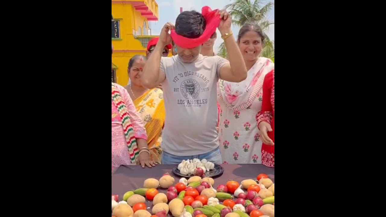 চোখ বন্ধ করে সবজি তুলতে হবে মজা দার খেলা#viralvideo #youtubevideos 