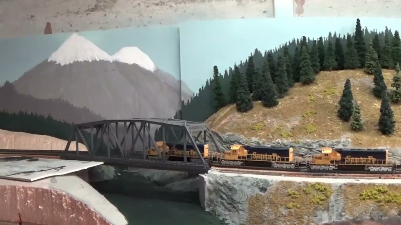 Z scale DCC layout  Santa Fe railroad 31