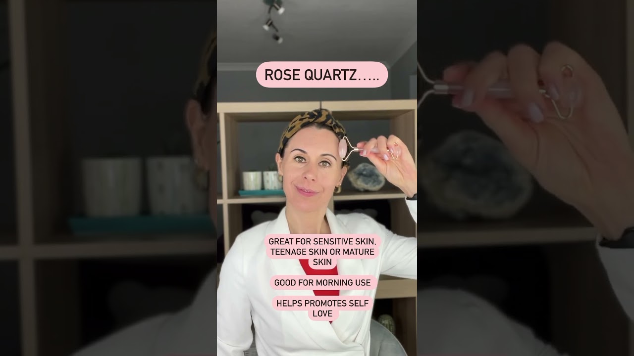 Jade roller or rose quartz? #facetools #naturalfacelift #crystalhealing #faceyoga