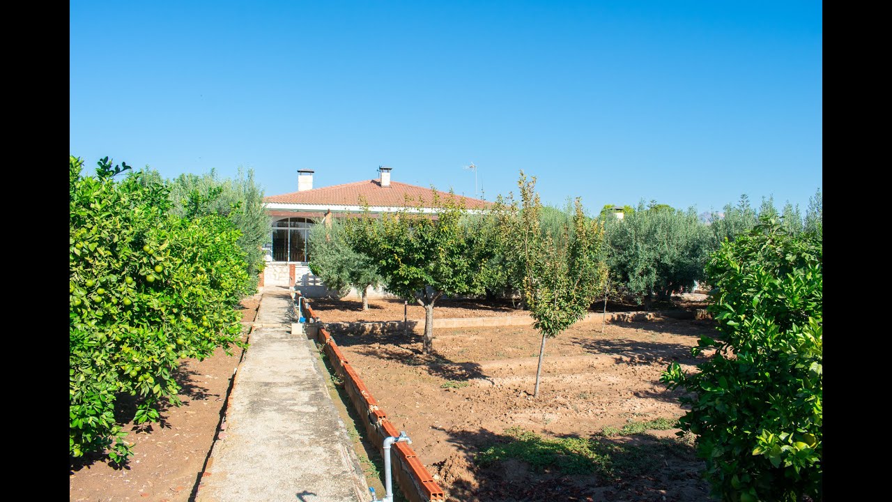 ​Villa independiente con piscina y huerto privado en San Vicente del Raspeig, Alicante, Costa Blanca