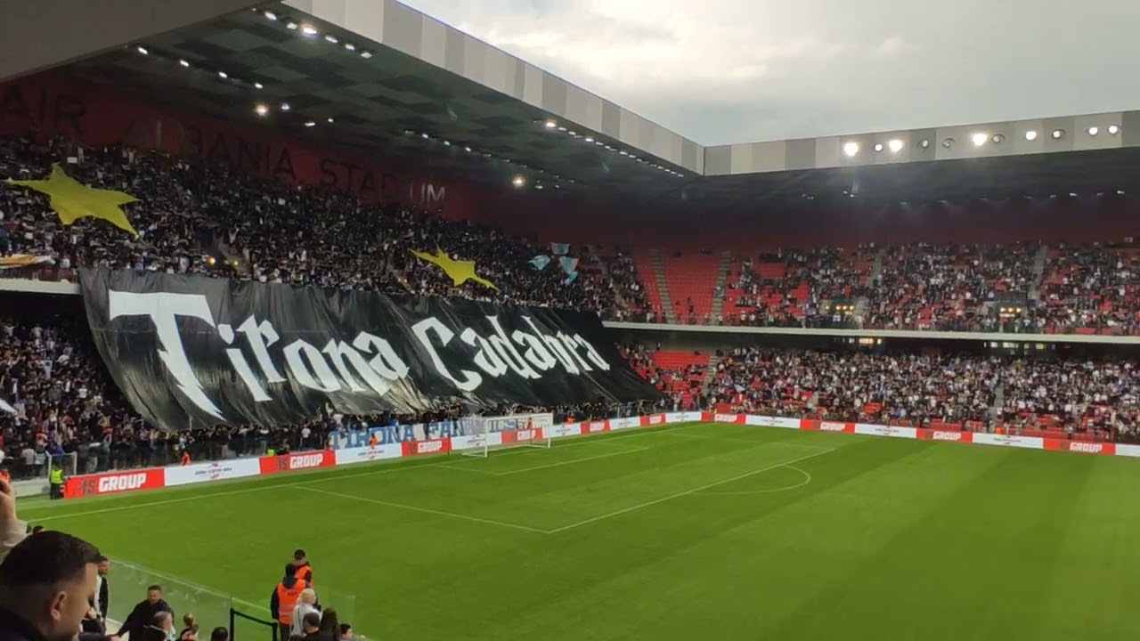 Derbi Tirana - Partizani tifozët në Arenën Kombëtare