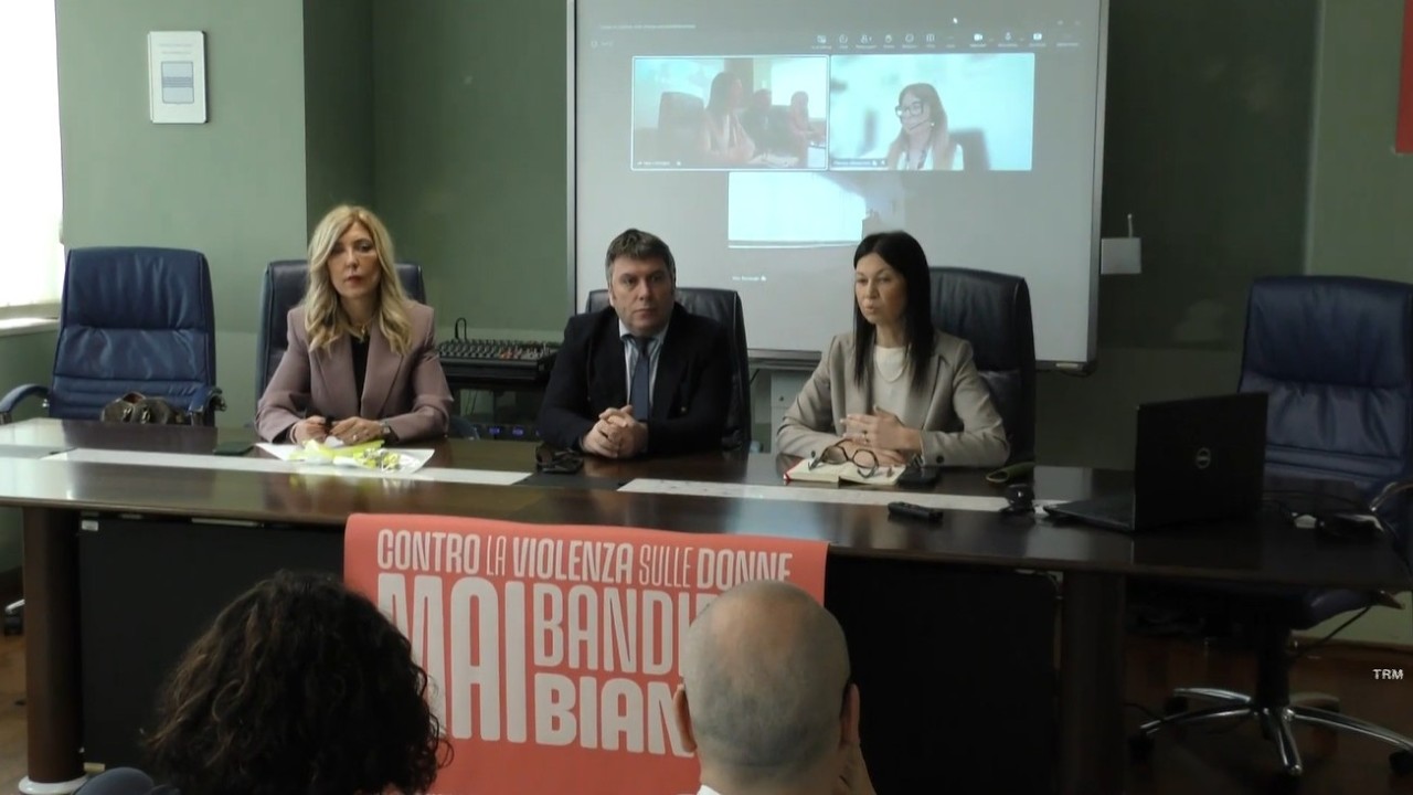 Basilicata: “Mai bandiera bianca”; Comuni in prima linea contro la violenza sulle donne