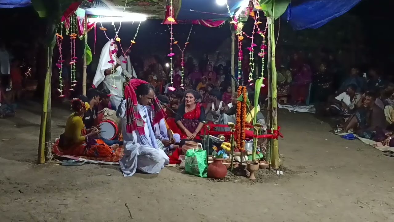 বিল্লাল ফকিরের দলের বিশেষ আকর্ষণ মনসার পালা। 