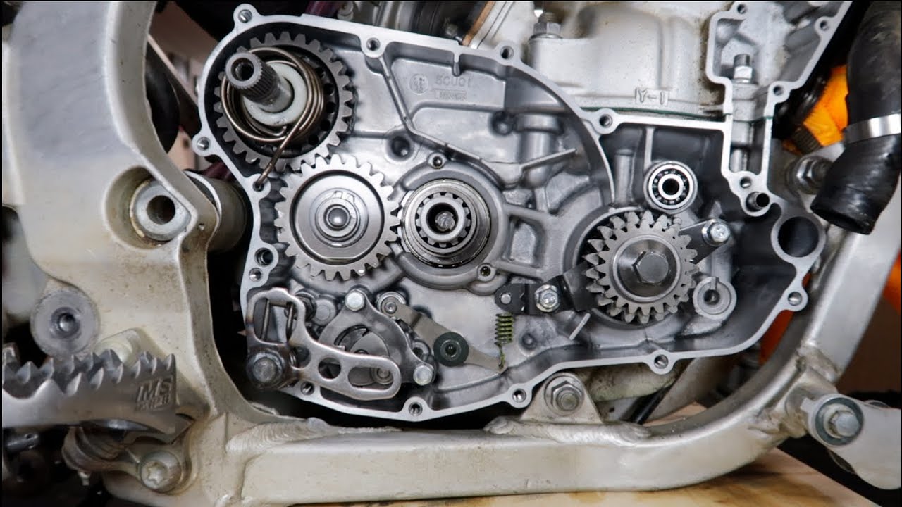 Replacing YZ250 Primary Drive Gear + Clutch