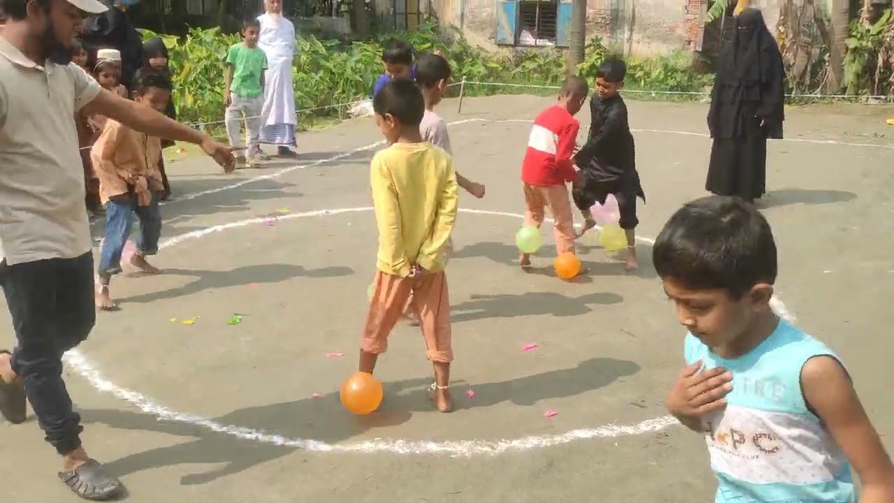 আল ফারুক আইডিয়াল স্কুল অ্যান্ড মাদরাসা ক্রীড়া প্রতিযোগিতায় বেলুন খেলা, 18 March 2024