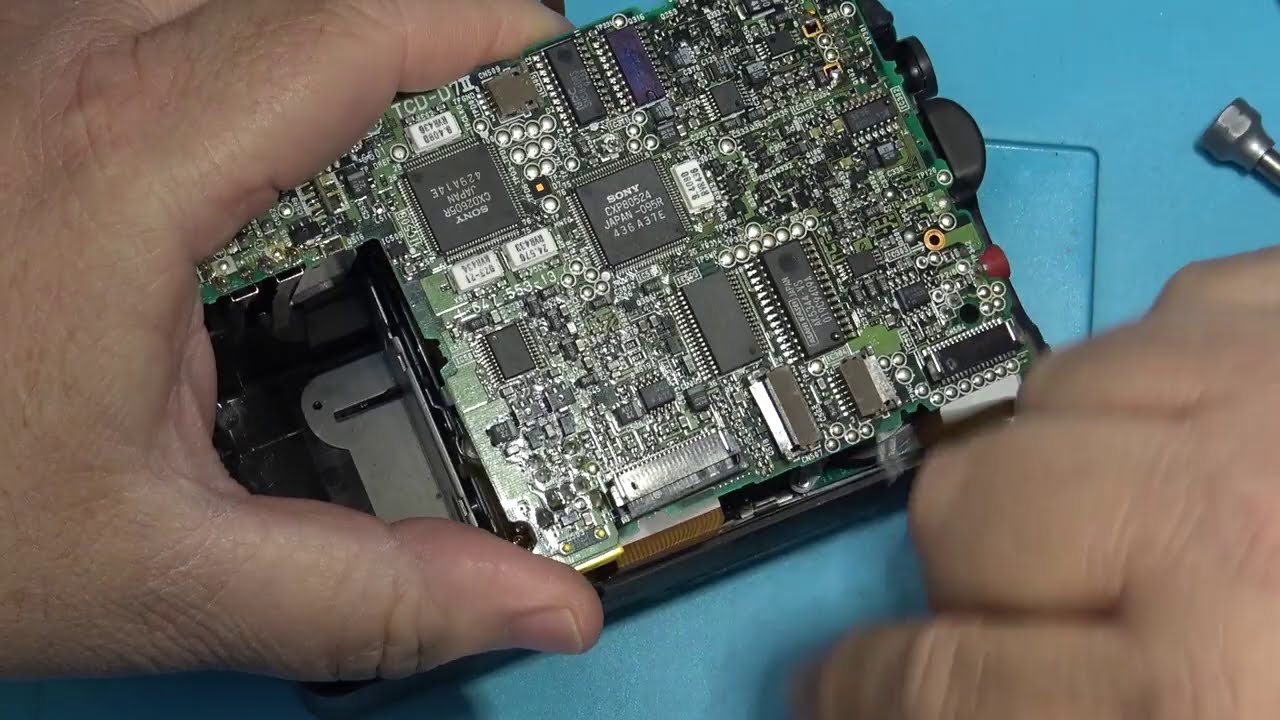 Sony TCD-D7 DAT walkman   Is this one beyond repair