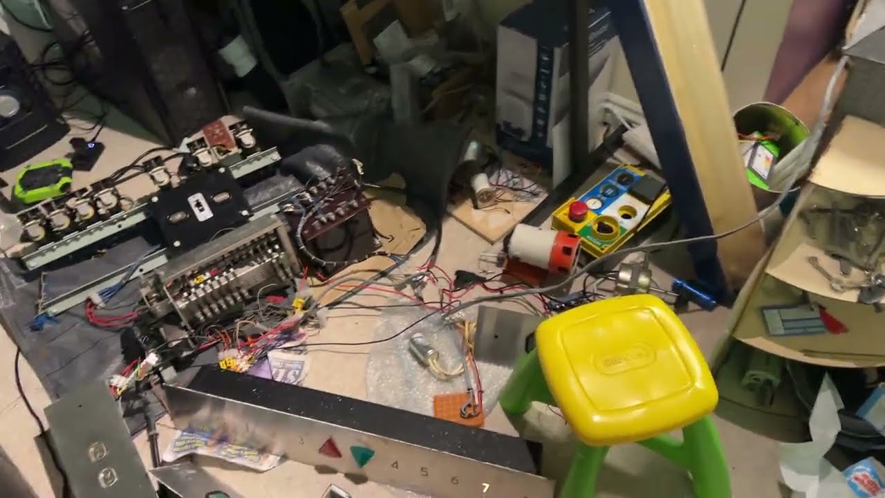 Working Express logic, buttons and floor indicators / lanterns & bell + other random stuff at home