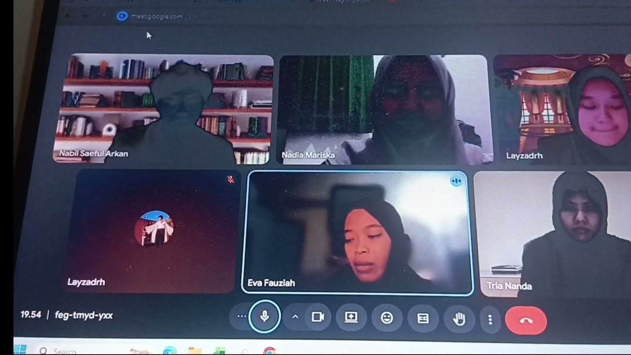 Interview Project on EFL Teacher Use of Digital Tools &ndash; Group 2