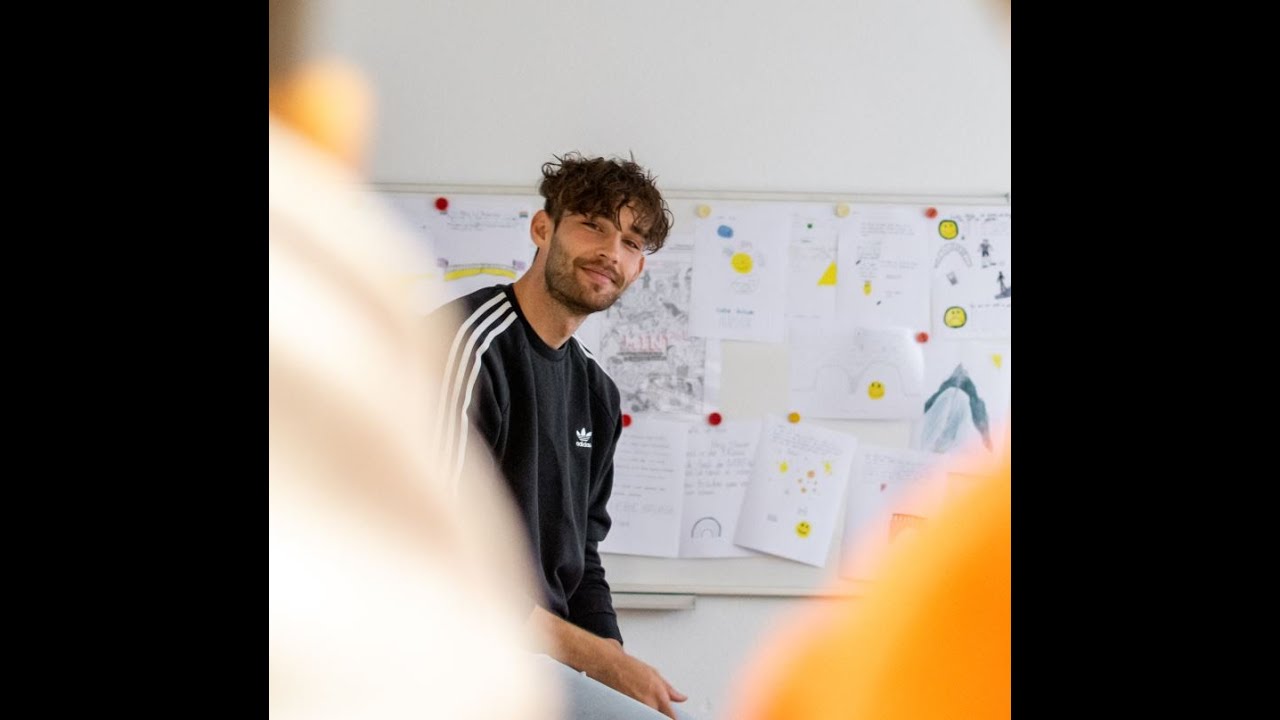 MINT-F&ouml;rderung: Kursleiter &uuml;ber Kurs mit Oberstufe Linth-Escher