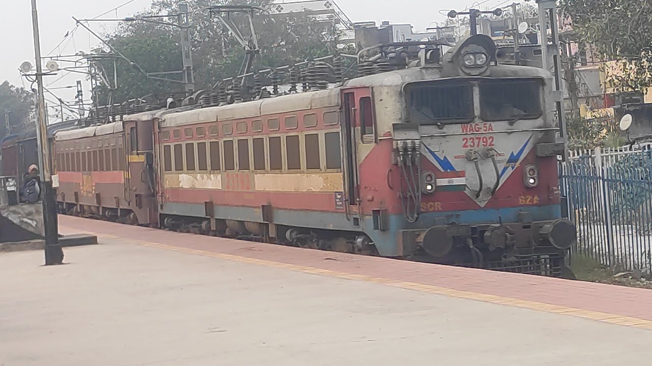 WAG5a twin locos of BZA powering loaded frieght wagons #wag5 #twins #vijayawada #freighttrains