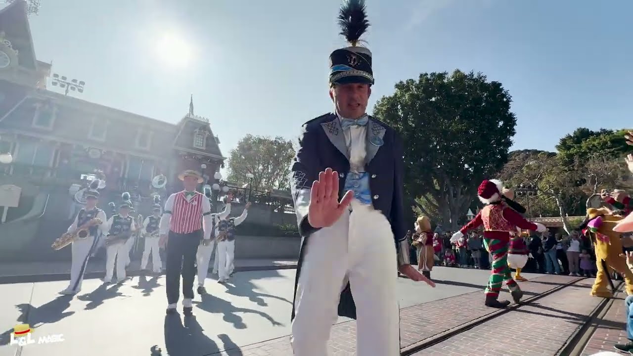 🥁🎺 Disneyland’s Happiest March Down Main Street | Live Performance on Main Street USA ✨🏰