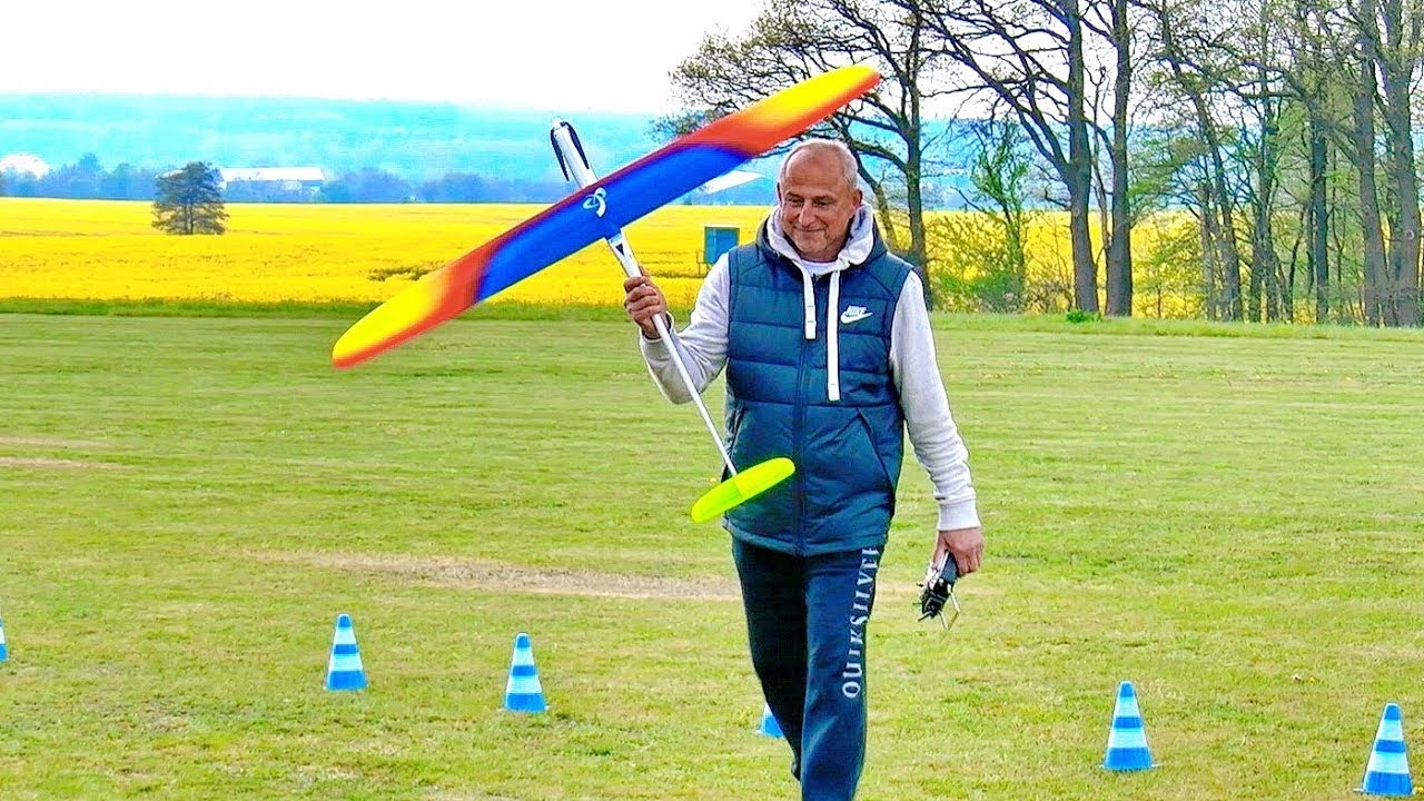 STUNNING RC SPEED / 300 KMH AVIONIK F5D SPEEDER / FLIGHT DEMONSTRATION